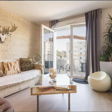 Petit Erdre - 2 Chambres- Gd Appt Ensoleille- Acces Pmr