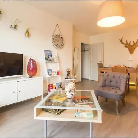 아파트 Petit Erdre - 2 Chambres- Gd Appt Ensoleille- Acces Pmr 낭트