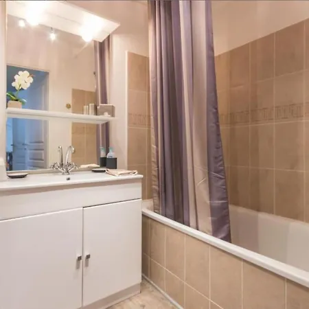 Petit Erdre - 2 Chambres- Gd Appt Ensoleille- Acces Pmr 아파트