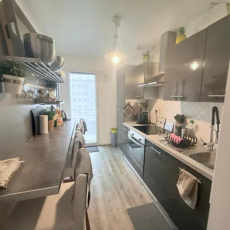 Petit Erdre - 2 Chambres- Gd Appt Ensoleille- Acces Pmr 아파트 *