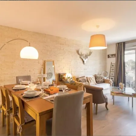 Appartement Petit Erdre - 2 Chambres- Gd Appt Ensoleillé- Accès Pmr *