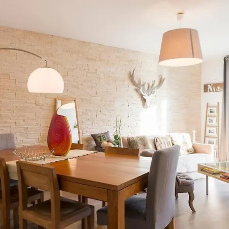 Appartement Petit Erdre - 2 Chambres- Gd Appt Ensoleillé- Accès Pmr